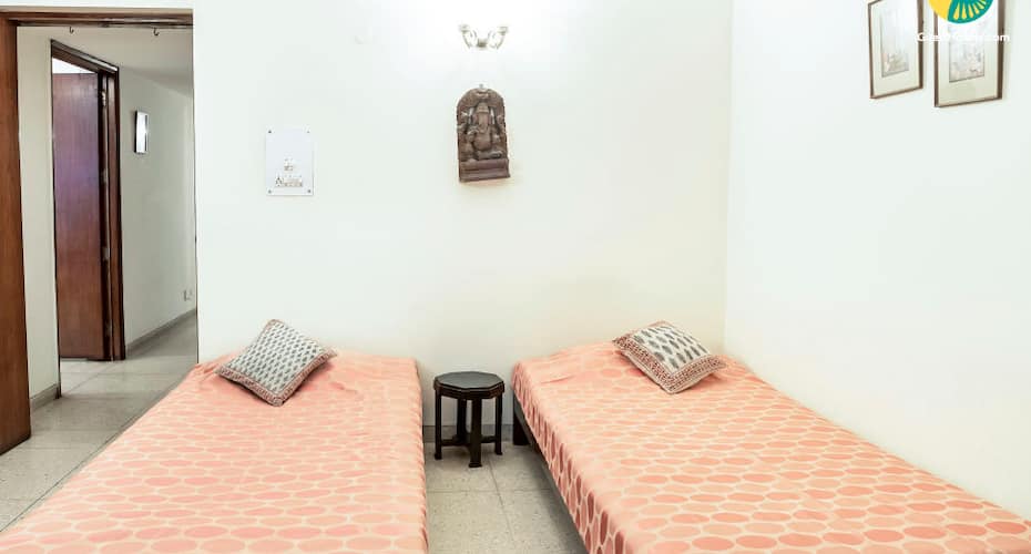 BnB room for 3 in Hauz Khas, New Delhi 4